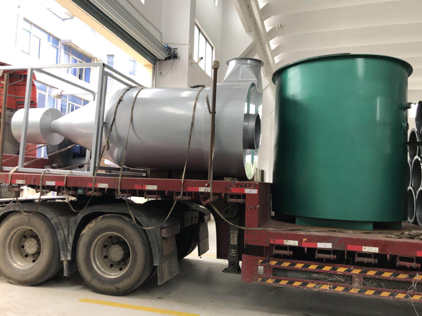 塑料垃圾處理不用發愁，耀先環境小型垃圾焚燒爐妥善處理